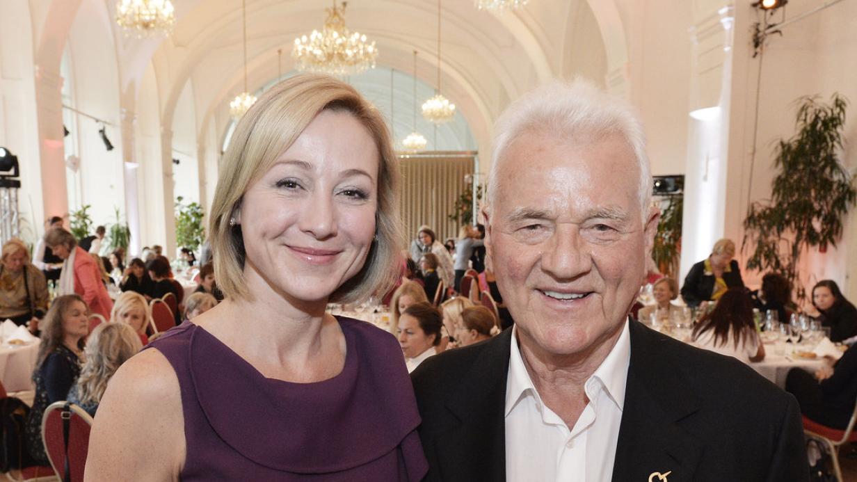 Frank Stronach: Millionenklage gegen seine Tochter