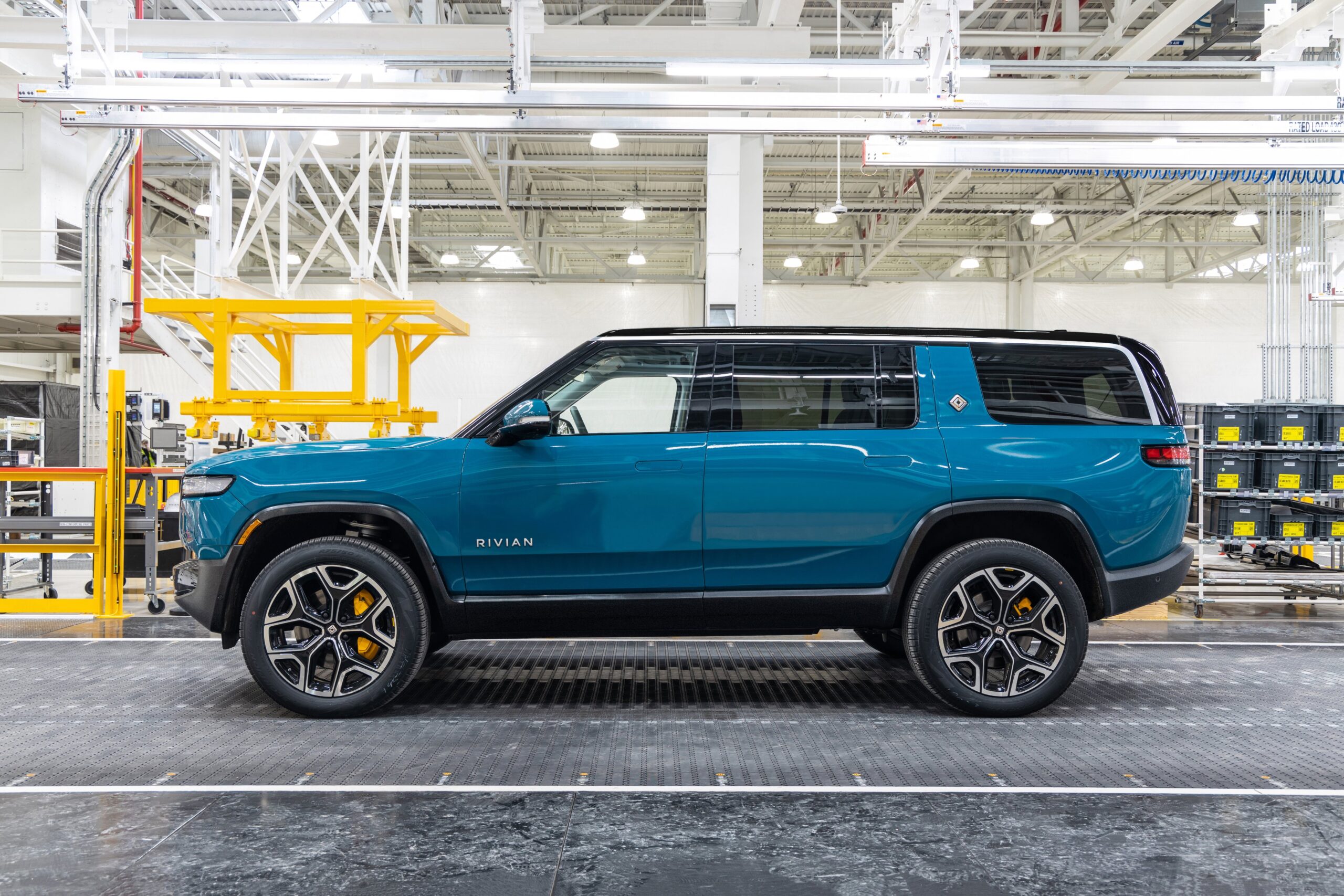 Completed R1S in Rivian Blue | Rivian Forum - R1T R1S R2 R3 News, Specs