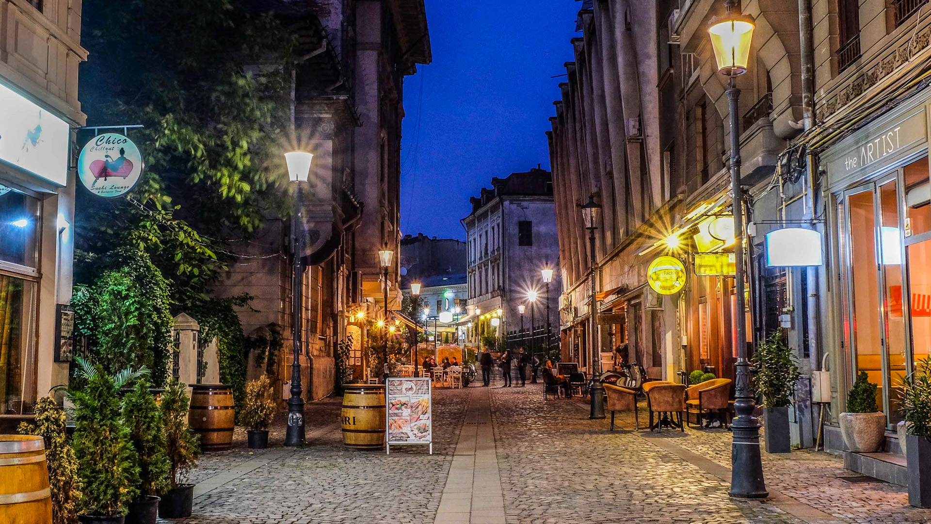 Bucharest tour by night - RomaniaTourStore