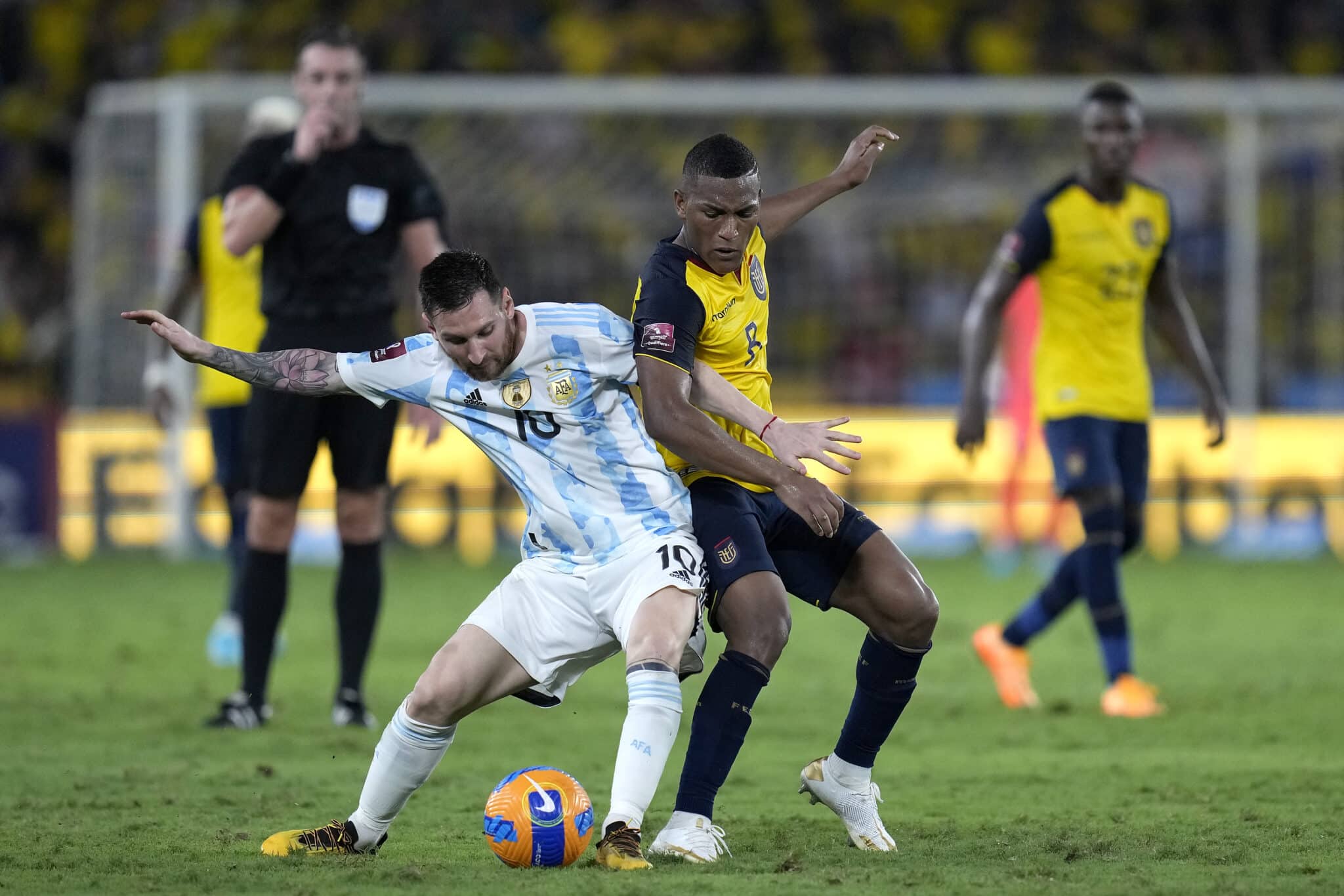 argentina vs ekuador Ecuador lionel copa ekuador suarez luis tournament penalty minuto menangkan albiceleste penalti gol quarterfinal triunfo eliminatorias impressive qualifiers equal ronaldo