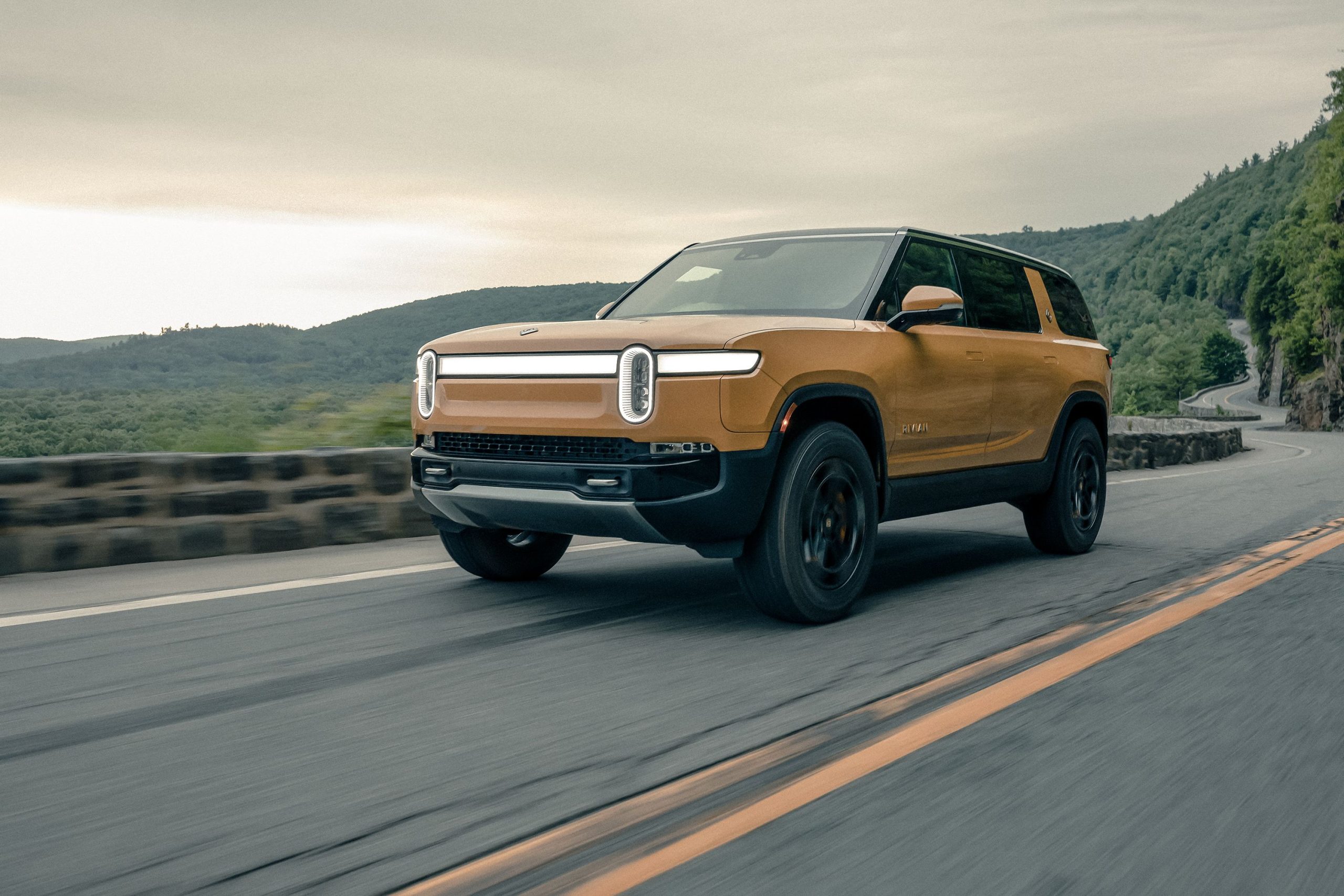 rivian cars Rivian rt1: the super fast, super capable electric pickup of the future