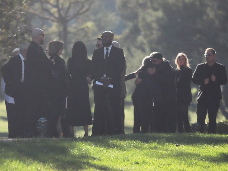 matthew perry funeral Jennifer aniston ‘kept to herself’ at matthew perry’s funeral as co